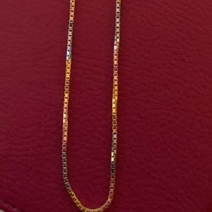 14 kt gold necklace